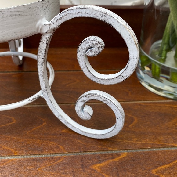Elegant Metal Scroll Candle Holder Hurricane Candle Holder - Picture 5 of 6